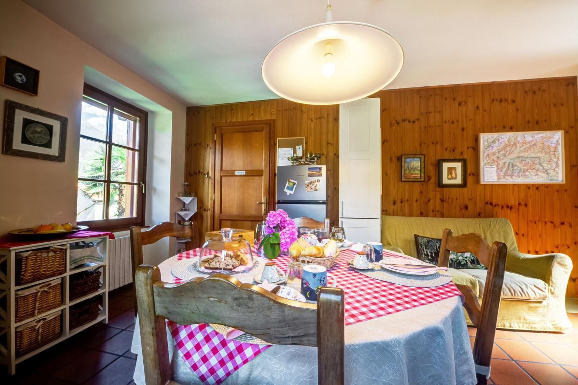 Il Pellegrino Bed & Breakfast Issogne Dış mekan fotoğraf