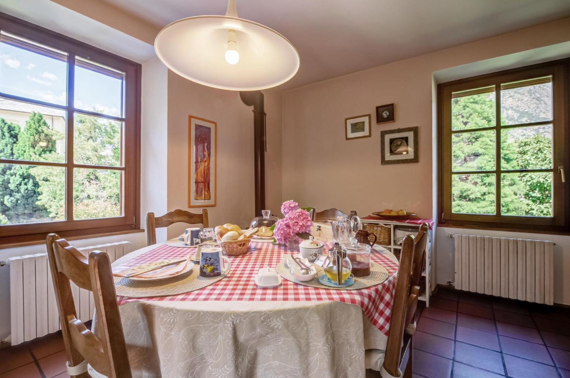 Il Pellegrino Bed & Breakfast Issogne Dış mekan fotoğraf